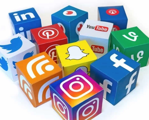 firkantet bokser med logoene til alle de ulike sosiale mediene